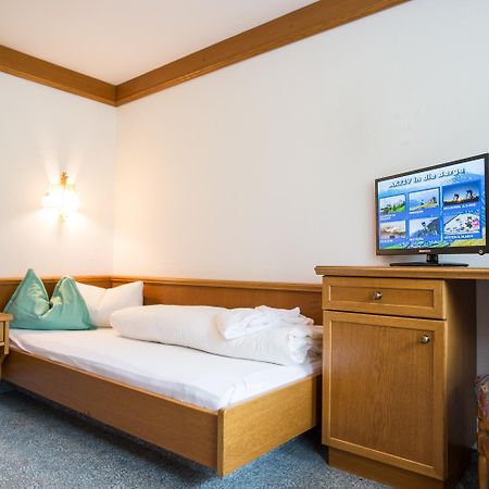 Alpenresidenz Ballunspitze Galtür Zimmer foto